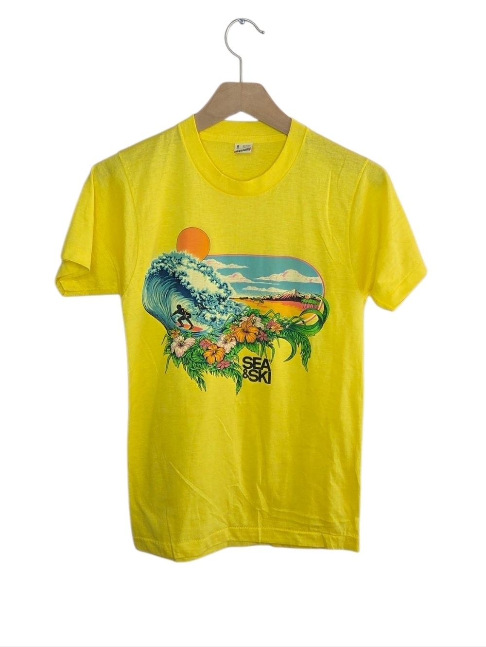 Vintage Screen Stars Single Stitch Yellow Sea & Ski Surfing Graphic Tee Sz Small